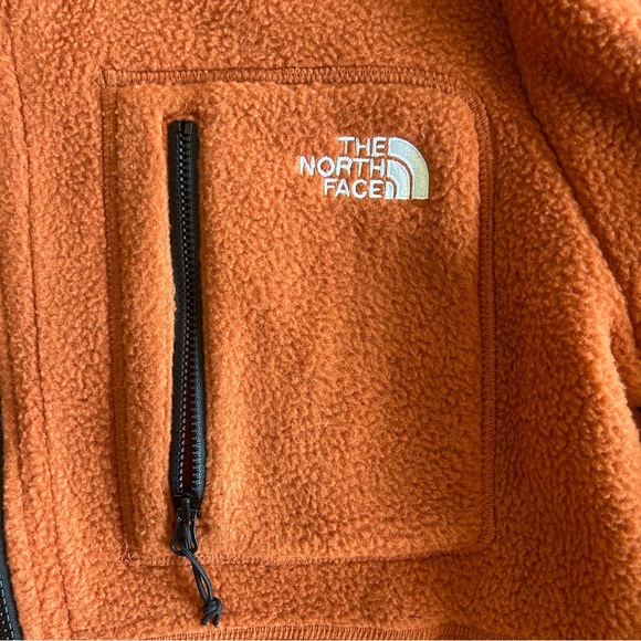The North Face Yumiori Fleece Orange Jacket - Men’s Medium full zip - Picture 2 of 5